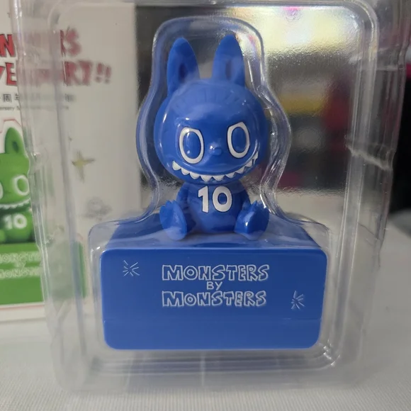 The Monsters 10th Anniversary Frid8⁷/ytge Magnet   "Pippo" - Picture 2 of 8